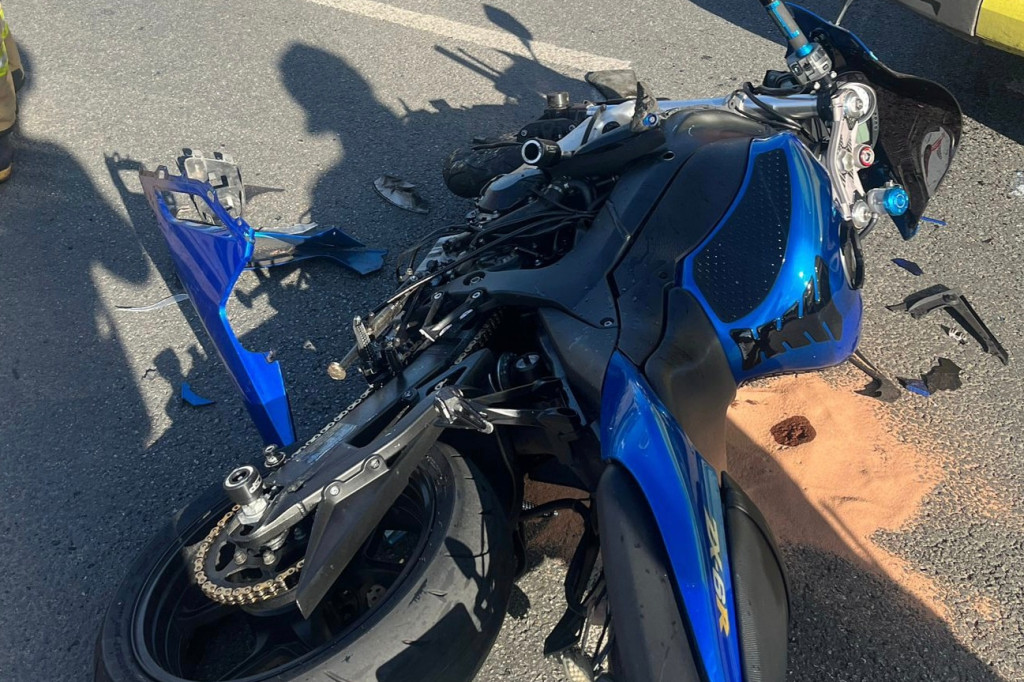 Zderzenie osobówki z motocyklem na DW632