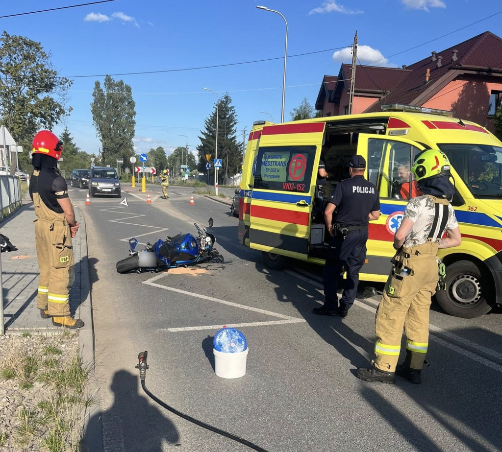 Zderzenie osobówki z motocyklem na DW632