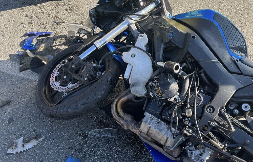 Zderzenie osobówki z motocyklem na DW632