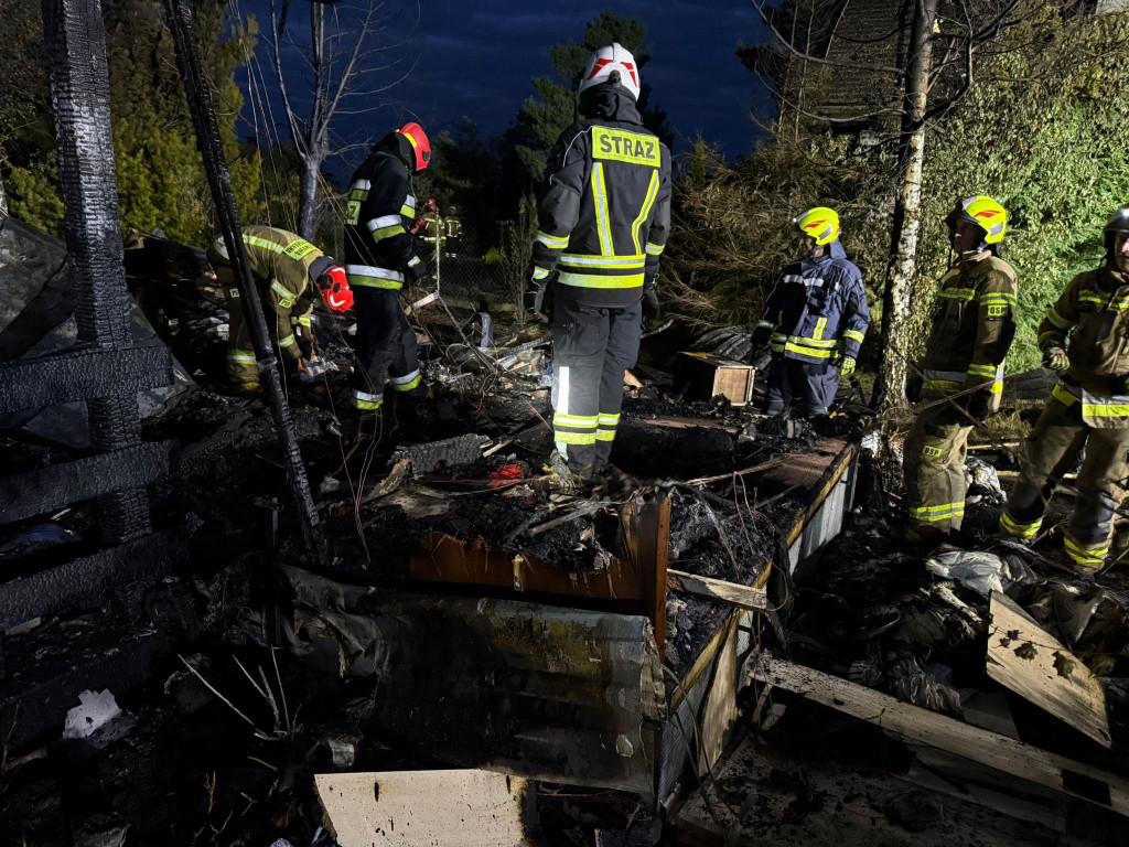 Serock: Pożar strawił domek i poddasze domu