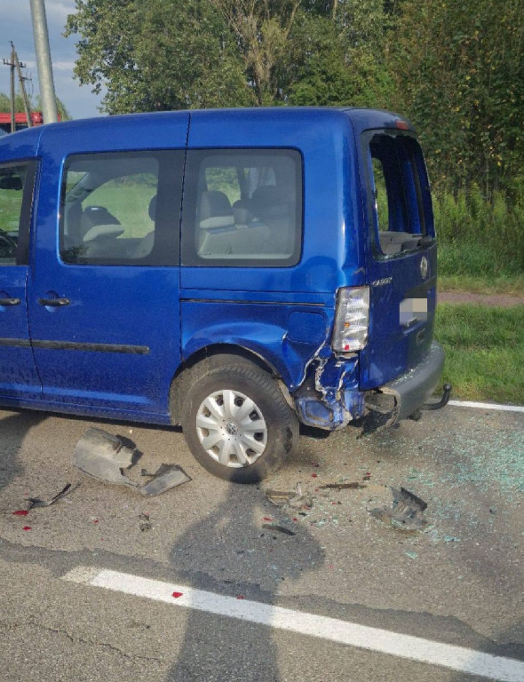 Motocyklistka potrącona po zderzeniu z osobówką