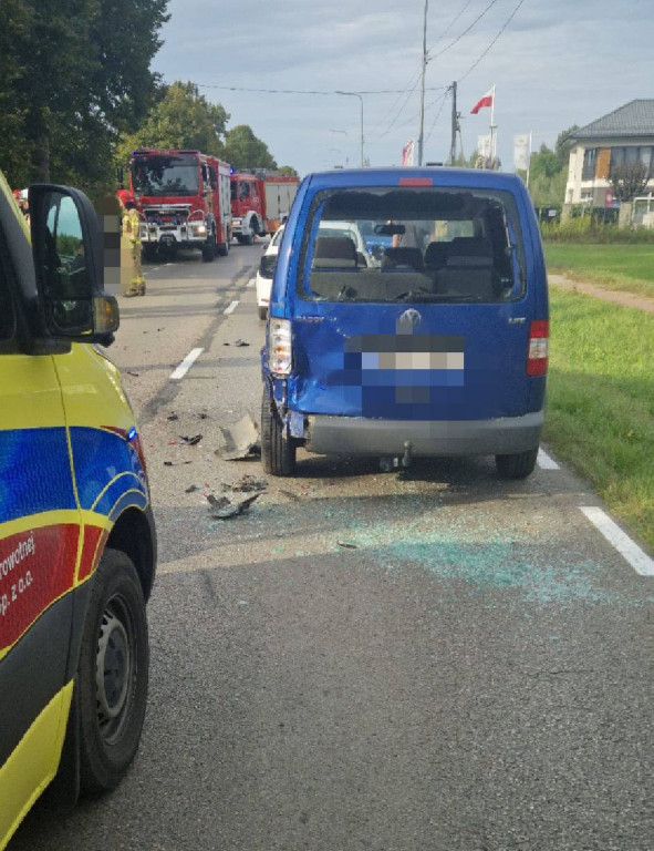 Motocyklistka potrącona po zderzeniu z osobówką
