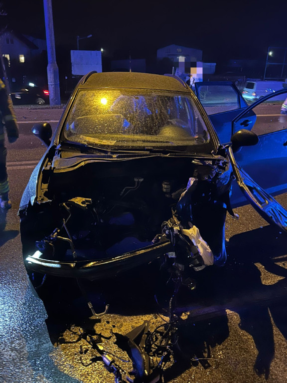 Kolizja dwóch aut na DW631 w Nieporęcie