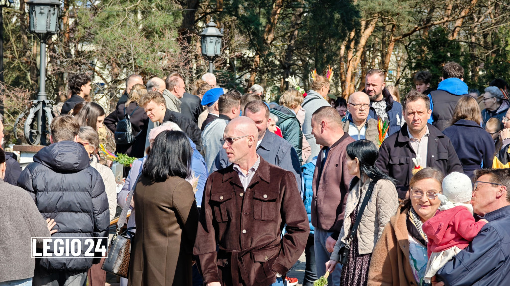 Legionowo : Mieszkańcy uczcili Niedzielę Palmową