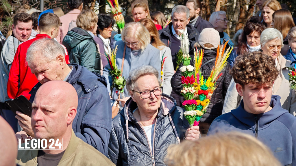Legionowo : Mieszkańcy uczcili Niedzielę Palmową