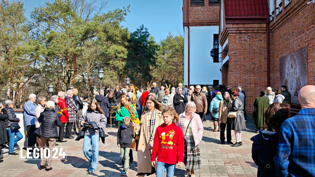 Legionowo : Mieszkańcy uczcili Niedzielę Palmową