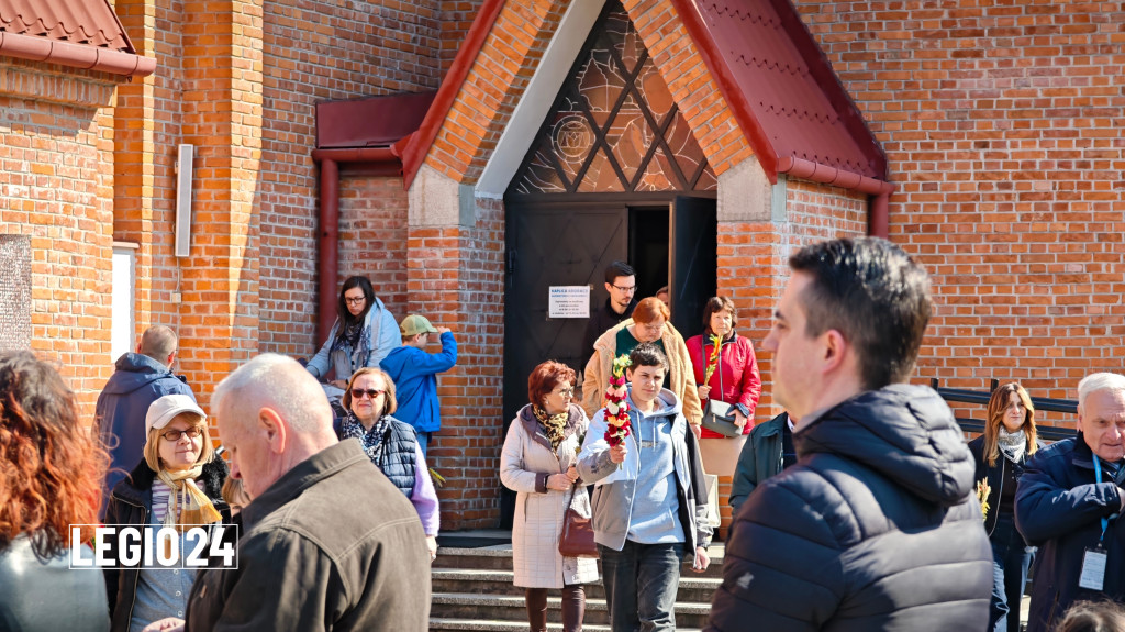 Legionowo : Mieszkańcy uczcili Niedzielę Palmową
