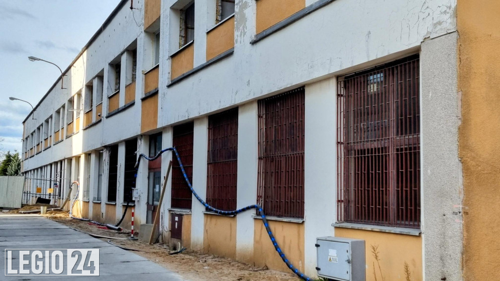 Rozbierają stary budynek sądu i prokuratury