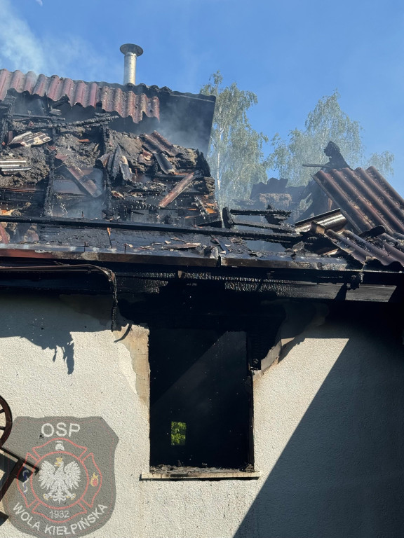 Pożar domku w Jachrance. Dwie osoby zostały poparzone