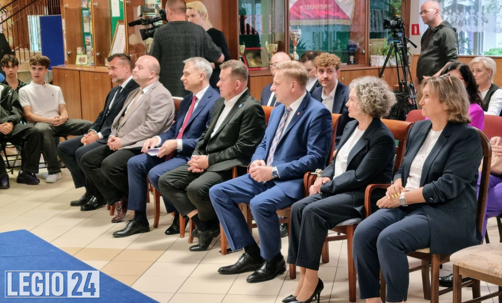 Wicepremier Gawkowski z wizytą w LO im. Konopnickiej