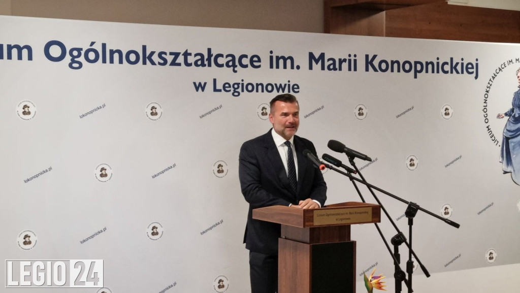 Wicepremier Gawkowski z wizytą w LO im. Konopnickiej
