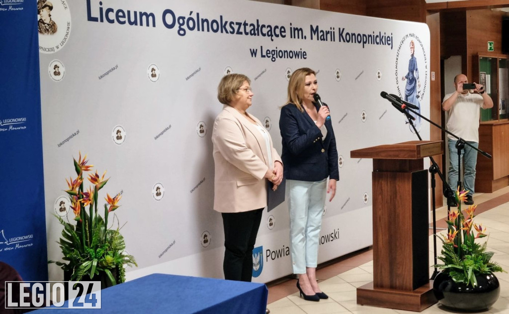 Wicepremier Gawkowski z wizytą w LO im. Konopnickiej