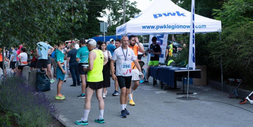 Legionowska Dycha – sportowe emocje i wsparcie PWK