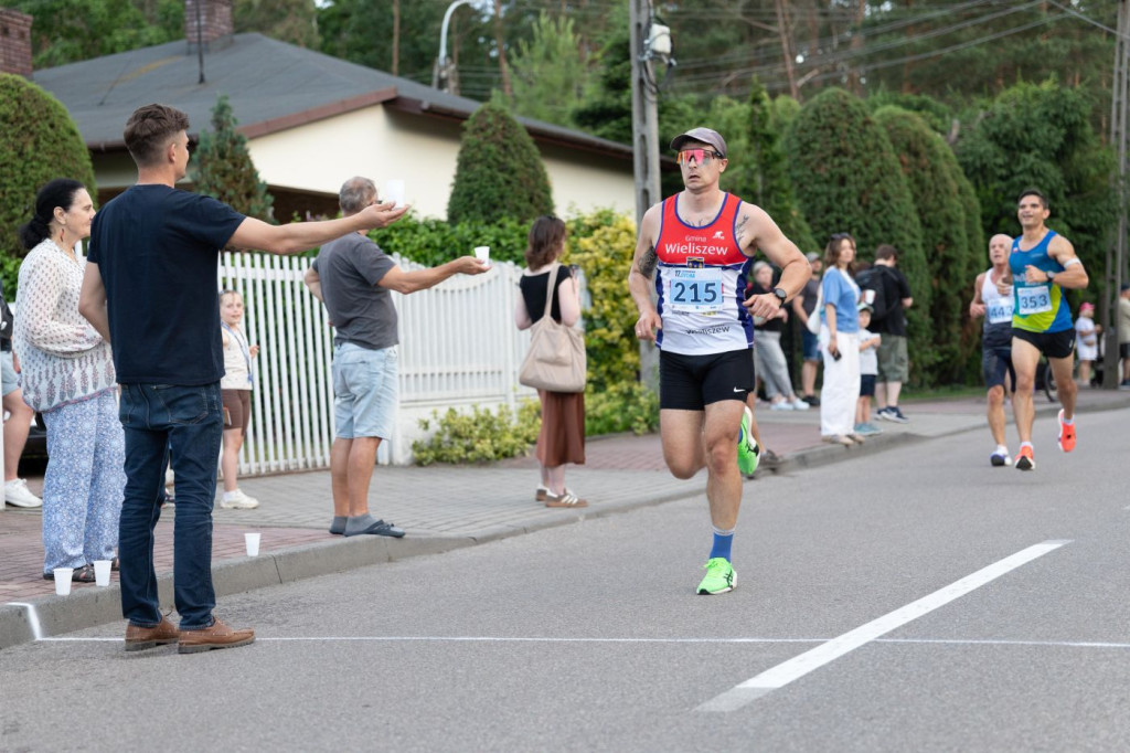 Legionowska Dycha – sportowe emocje i wsparcie PWK