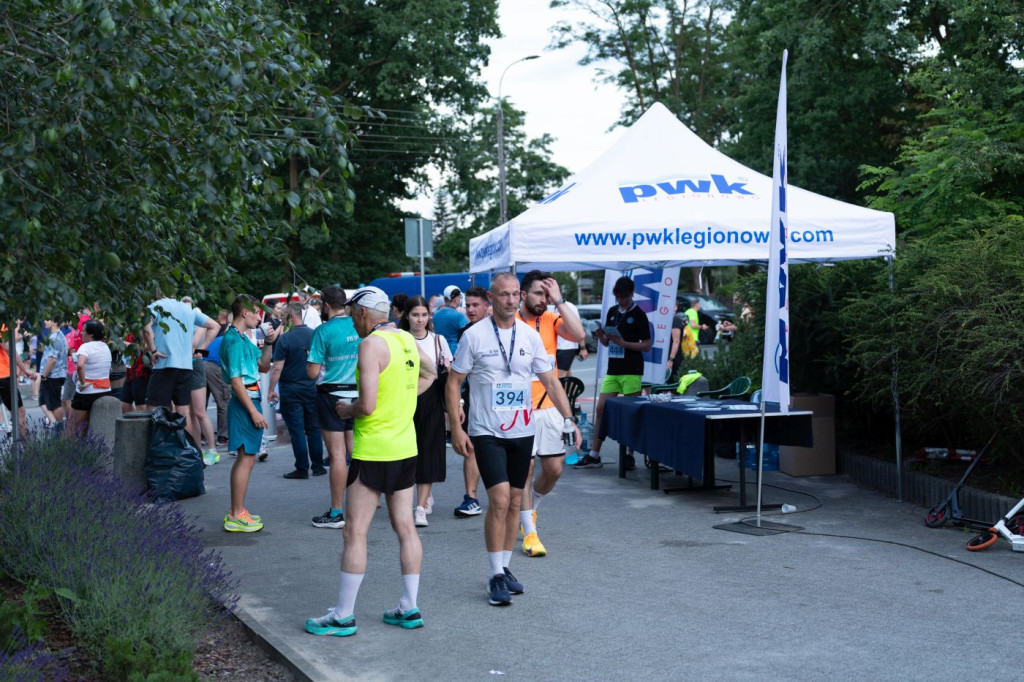 Legionowska Dycha – sportowe emocje i wsparcie PWK