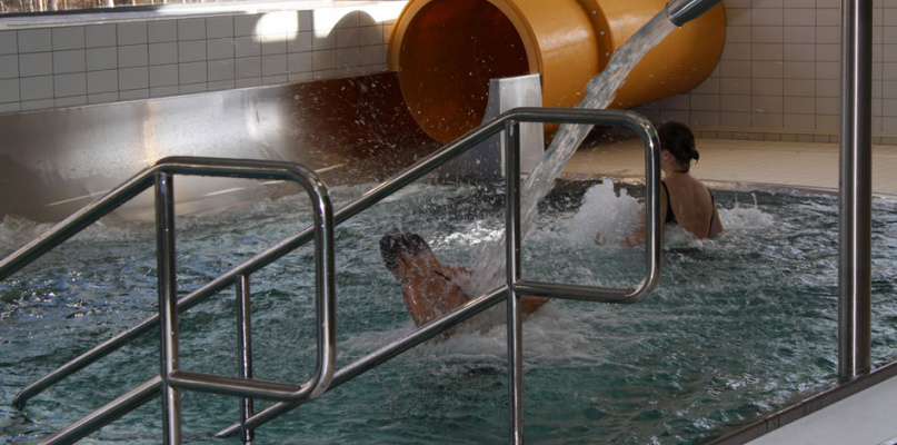 Legionowo: Basen głęboki, ozonowany, z sauną czy ze zjeżdżalnią?