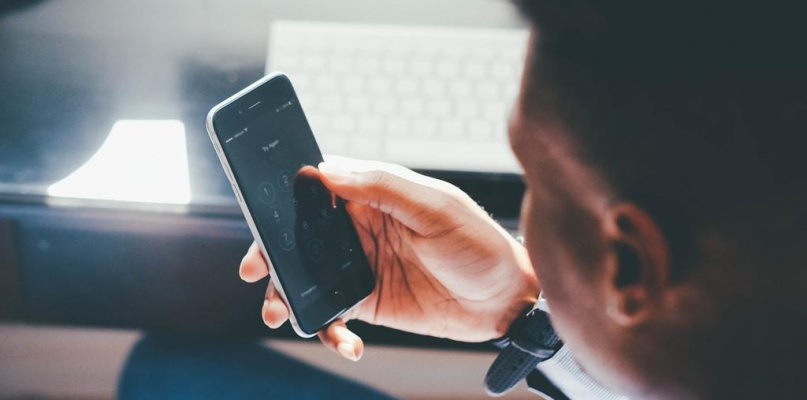 Połączenia przez sieć LTE i WiFi. Dlaczego warto włączyć tę opcję w swoim telefoni