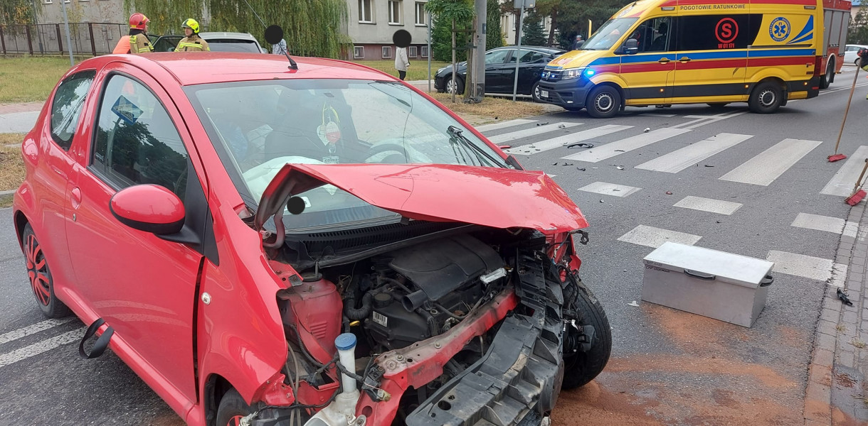 Na Jagiellońskiej w Legionowie zderzyły się toyota i audi. Fot. fb / KP PSP Legionowo