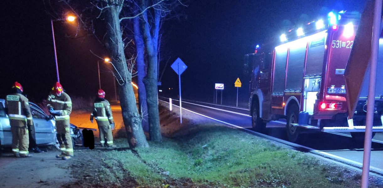 Wypadek w Janówku Pierwszym. Fot. fb / Komenda Powiatowa PSP w Nowym Dworze Mazowieckim