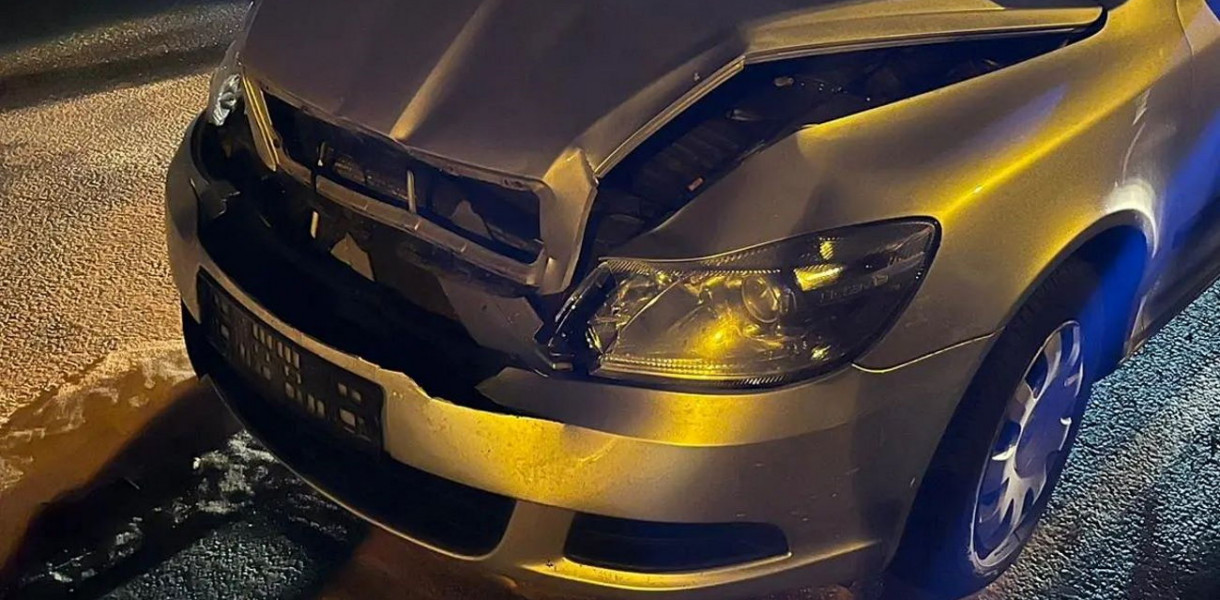  Zderzenie dwóch samochodów na Zegrzyńskiej w Legionowie. Fot. fb / Komenda Powiatowa Państwowej Straży Pożarnej w Legionowie