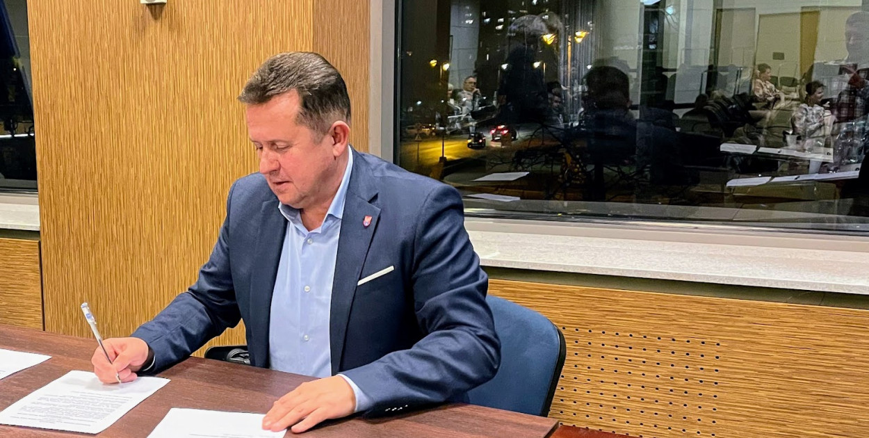 Legionowo: Dodatkowe zarobki Smogorzewskiego wyższe od prezydenckiej pensji