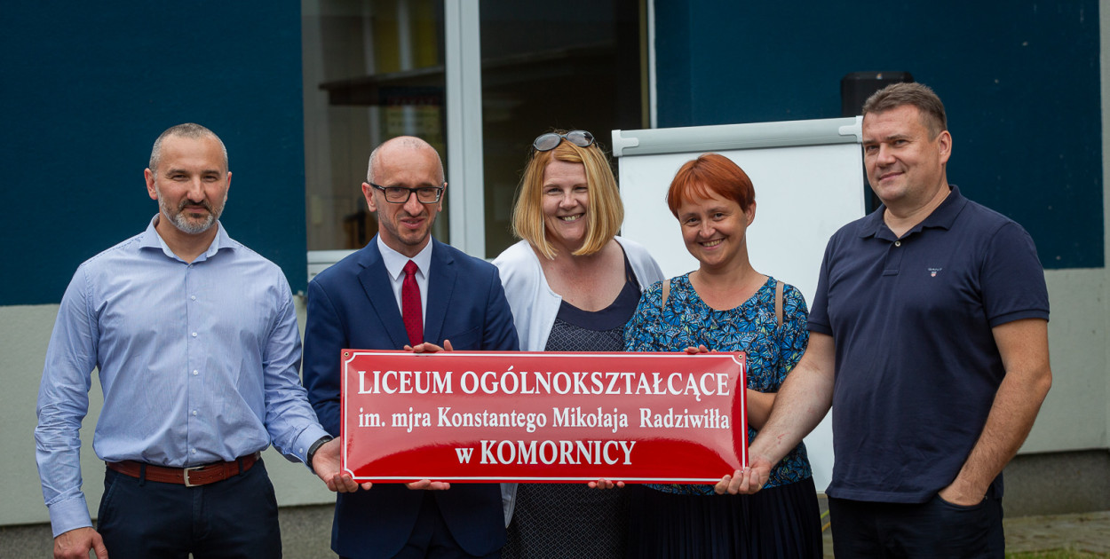 Szkoła w Komornicy - dawne TGW Dębe - ma 60 lat. Placówka zyskała patrona