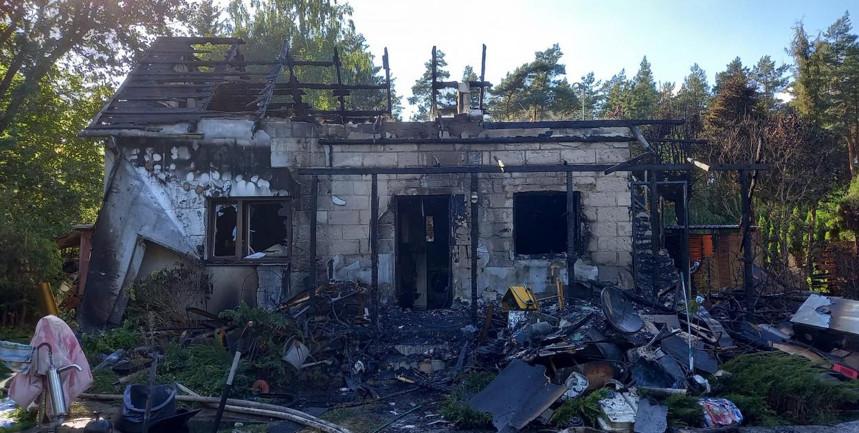 Pożar budynku mieszkalnego przy Brzozowej w Łasze. Fot. fb / KP PSP Legionowo