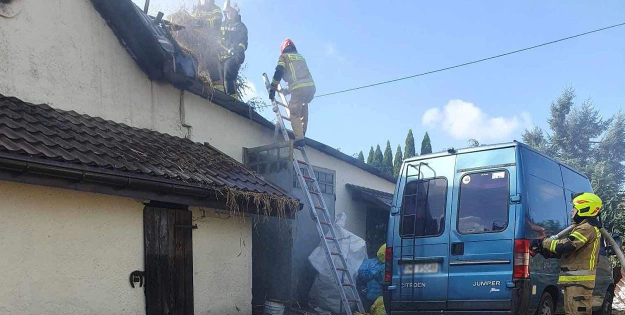 Pożar warsztatu samochodowego przy Pięknej w Chotomowie. Fot. fb / OSP Chotomów