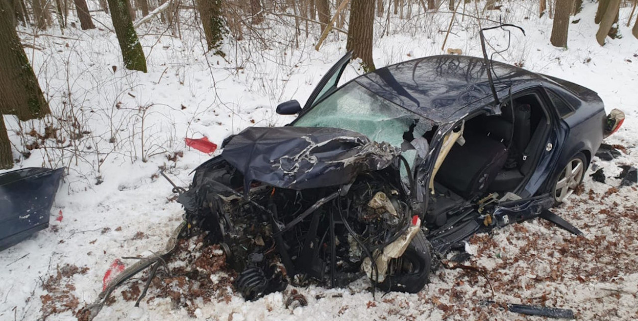 Poważny wypadek na DW630 między Jabłonną a Rajszewem. Fot. fb / KP PSP Legionowo