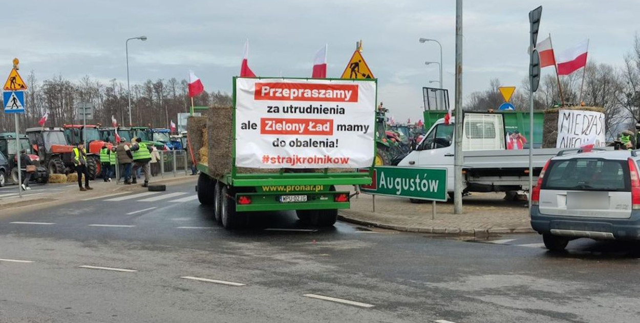 Protest rolników na DK61 w Zegrzu. Fot. Daniel S.
