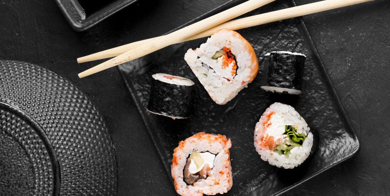 Sushi z marketu – co warto wiedzieć przed zakupem?