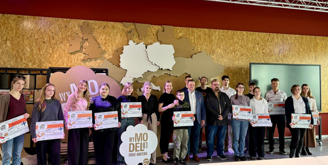 Laureaci konkursu  „WyMODELuj Swoje Marzenia” edycja 2025. Fot. mat. prasowe