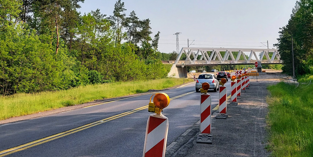 Przebudowany wiadukt kolejowy nad DK61 w Michałowie-Reginowie. Fot. Legio24.pl
