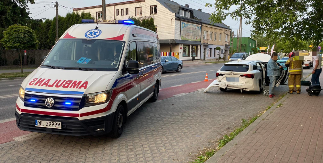 Kolizja osobówki z dostawczakiem w Jabłonnie. Fot. fb / KP PSP Legionowo
