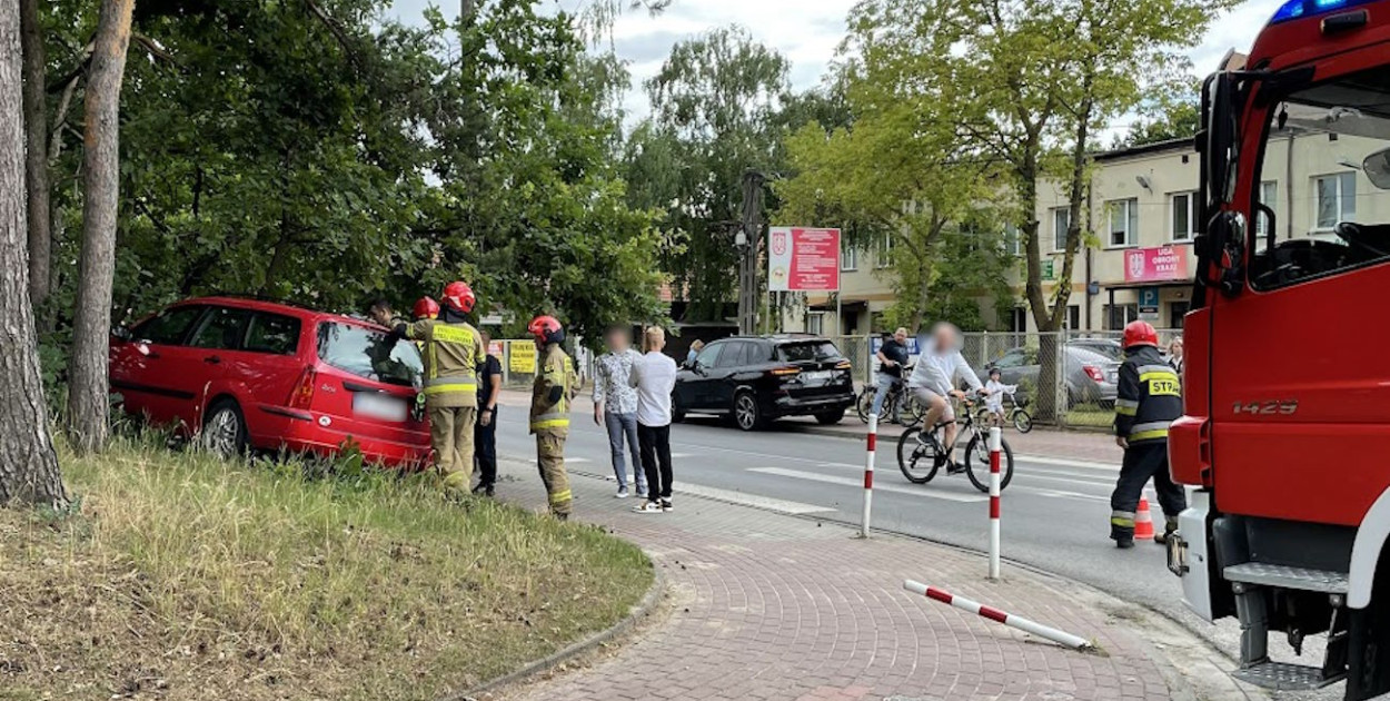 Kolizja na ul. Krasińskiego w Legionowie. Fot. Legio24.pl