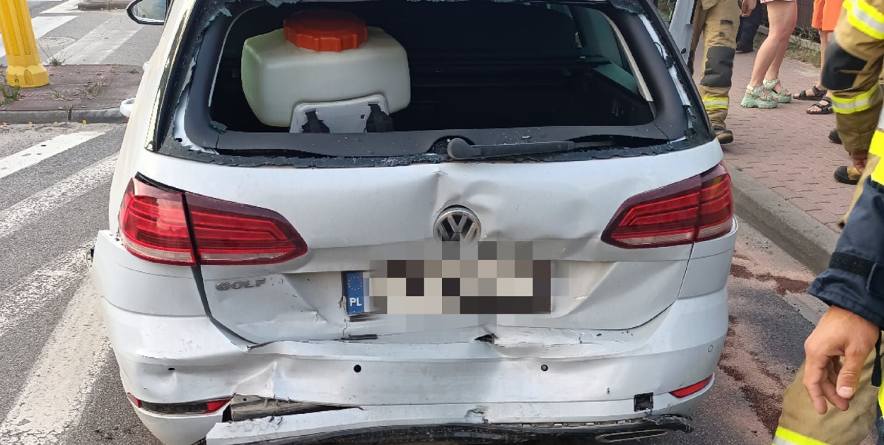Wypadek na ul. Jana Kazimierza w Nieporęcie. Fot. fb / KP PSP Legionowo