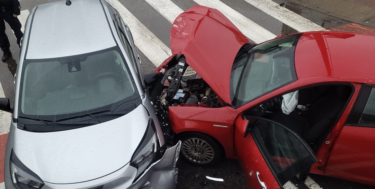 Kolizja pod Komendą Powiatową Policji w Legionowie. Fot. fb / KP PSP Legionowo