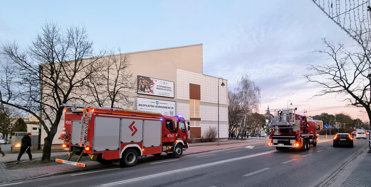 Interwencja strażaków w Liceum Konopnickiej w Legionowie. Fot. Legio24.pl