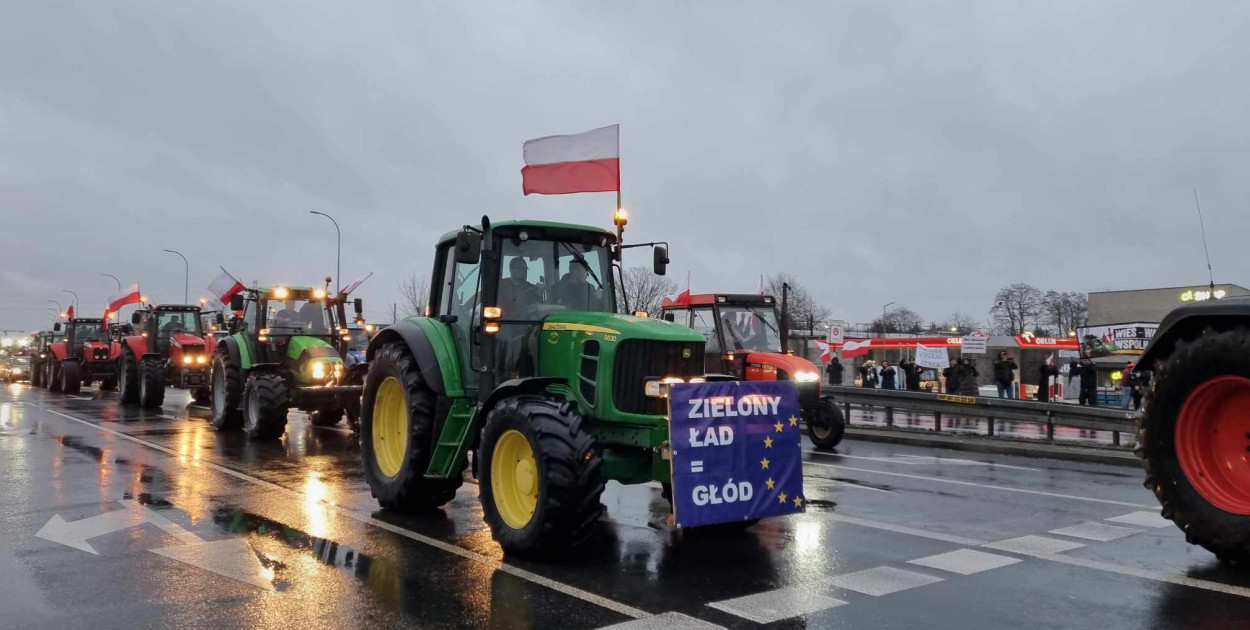 Protest rolników. Droga Krajowa nr 61 w Jabłonnie, fot. Legio24.pl