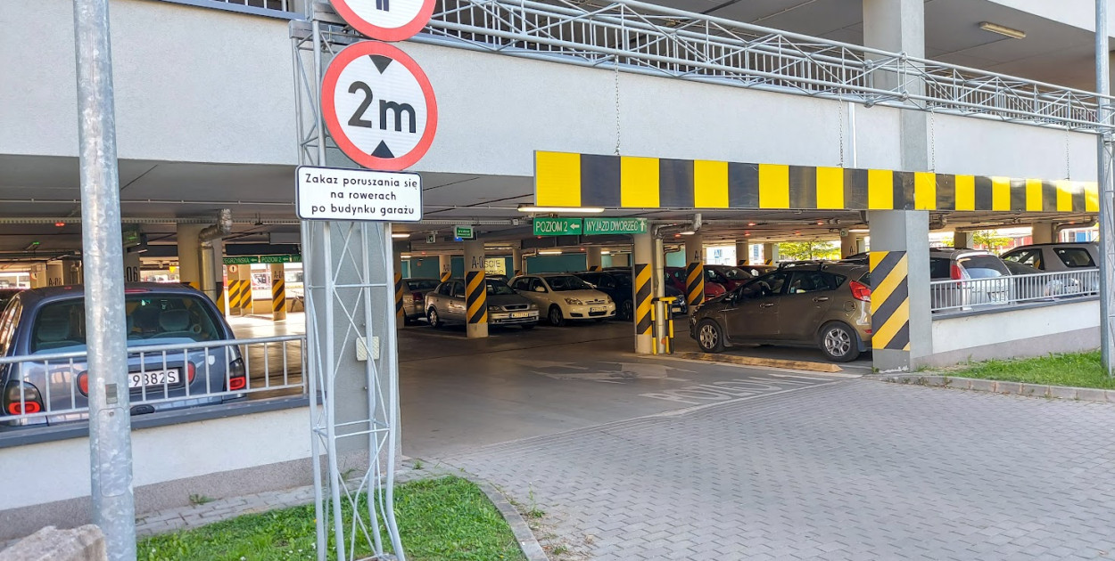 Parking wielopoziomowy po stronie os. Piaski w Legionowie. Fot. arch. Legio24.pl