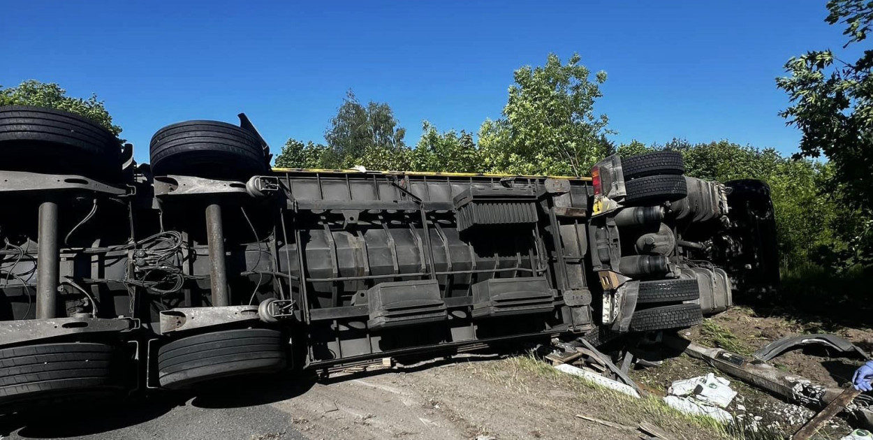 Wypadek na DK62 w miejscowości Karolino. Fot. fb / KP PSP Legionowo