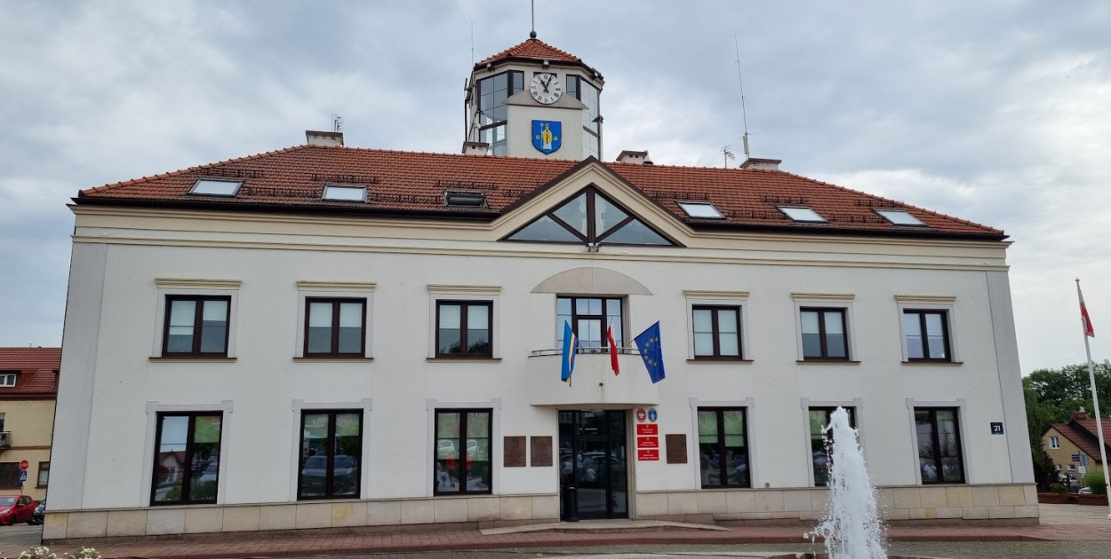Urząd Miasta i Gminy w Serocku. Fot. Legio24.pl