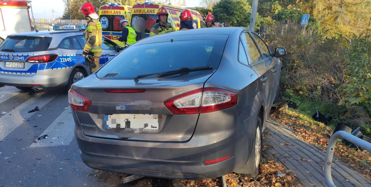 Zegrze: Zderzenie forda i toyoty na DK61. Fot.  KP PSP Legionowo