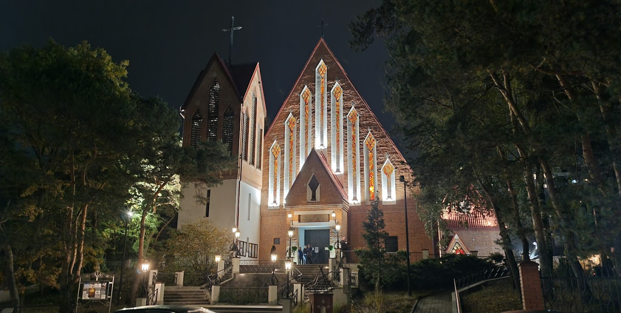 Kościół pw.  Najświętszego Ciała i Krwi Chrystusa przy ul. Piłsudskiego 47 w Legionowie. Fot. arch. Legio24.pl