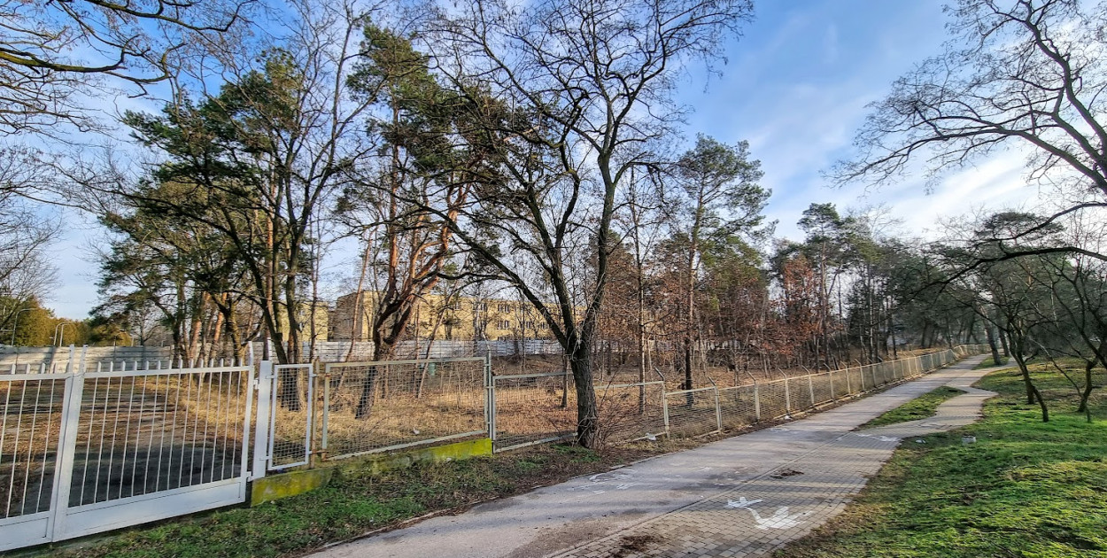 Przy ul. Piaskowej powstanie nowa stacja uzdatniania wody i park kieszonkowy. Fot. Legio24.pl