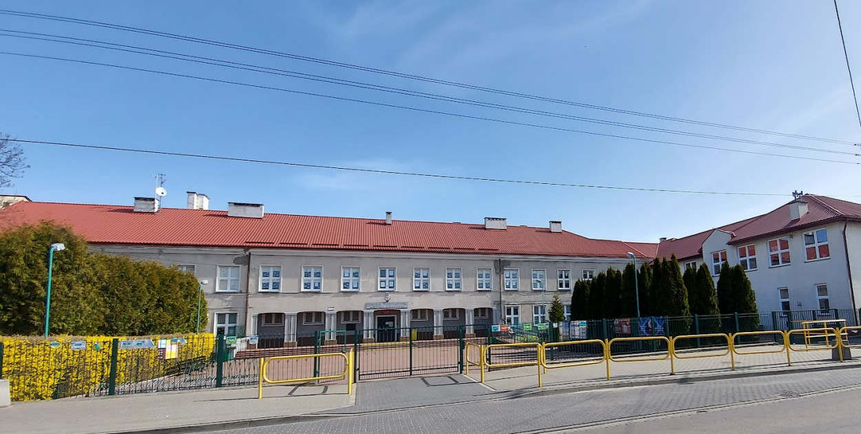Szkoła Podstawowa w Jabłonnie. Fot. arch. Legio24.pl