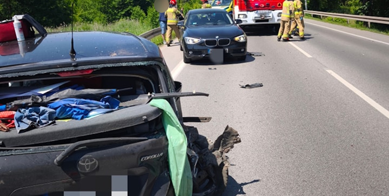 Kolizja na DW631 w Nieporęcie. Fot. KP PSP Legionowo