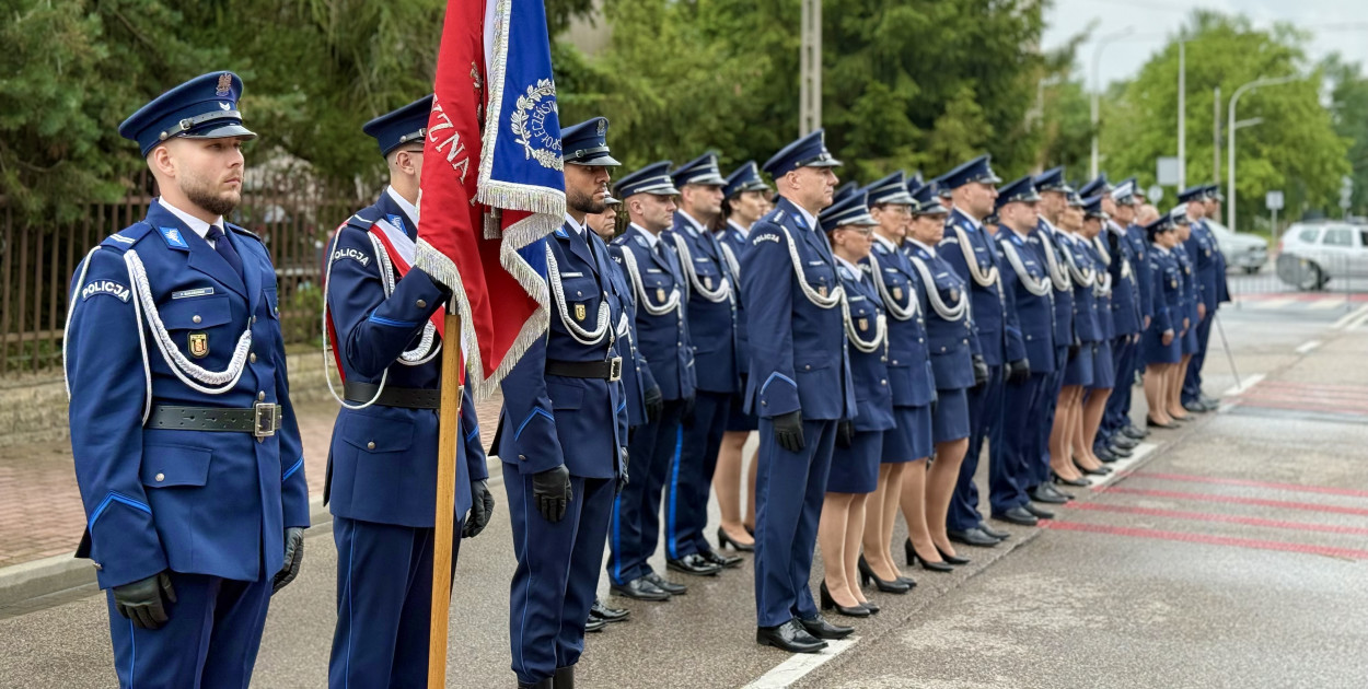 Święto Policji. Uroczysty apel przed legionowską komendą, fot. M. Sokołowski / Legio24.pl