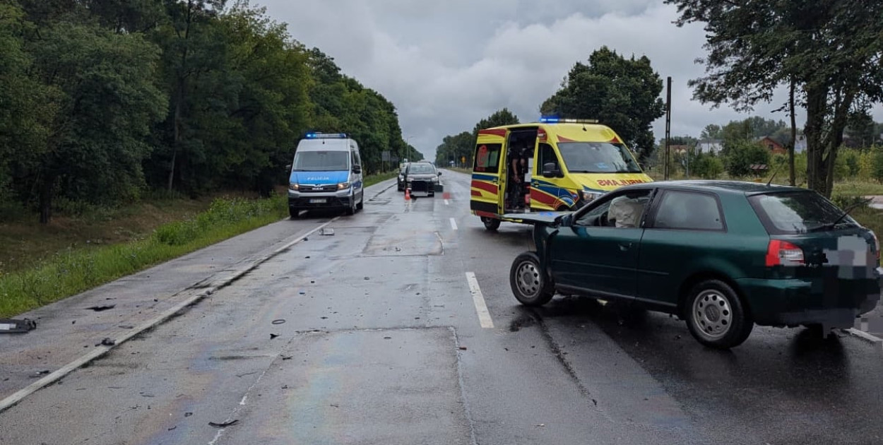Zderzenie dwóch osobówek w Suchocinie. Fot. KP PSP Nowy Dwór Maz.