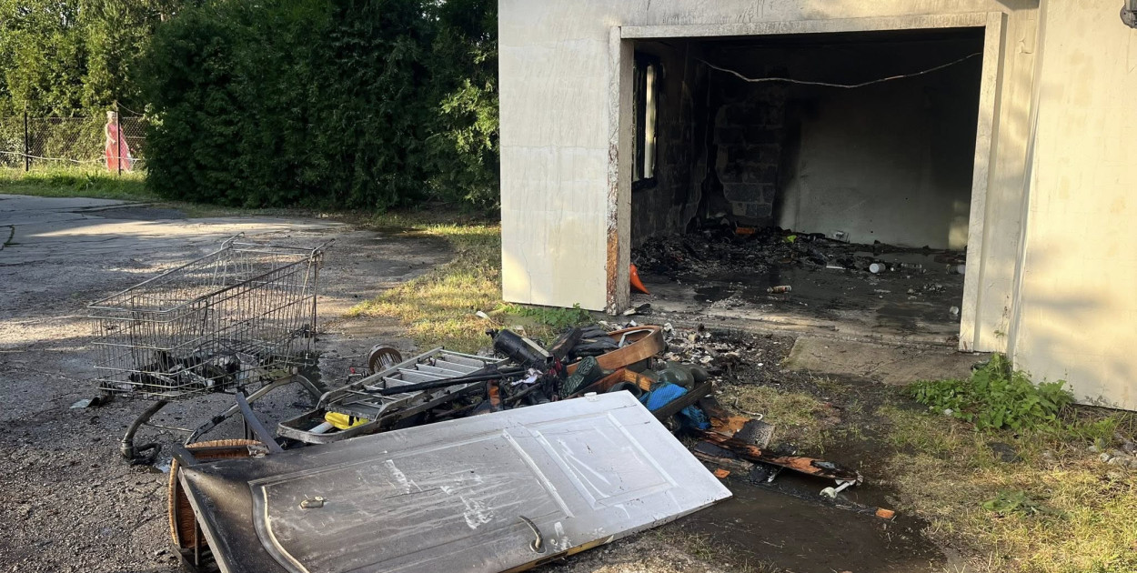 Pożar garażu przy Warszawskiej w Michałowie-Reginowie, fot. KP PSP Legionowo